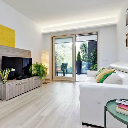 Green Terraced Apartment. 3 Stops From Colosseum Rome Exterior photo
