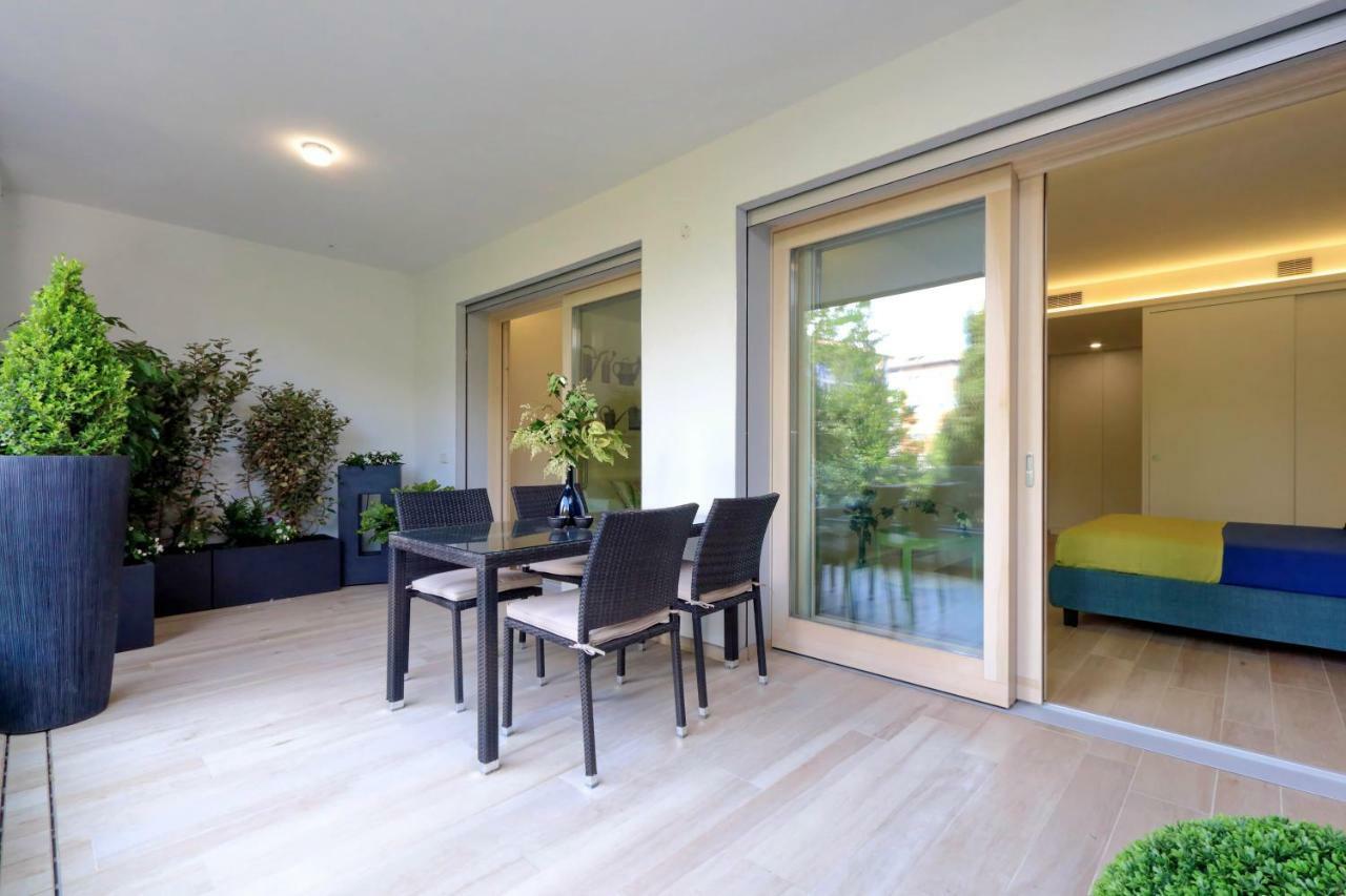 Green Terraced Apartment. 3 Stops From Colosseum Rome Exterior photo