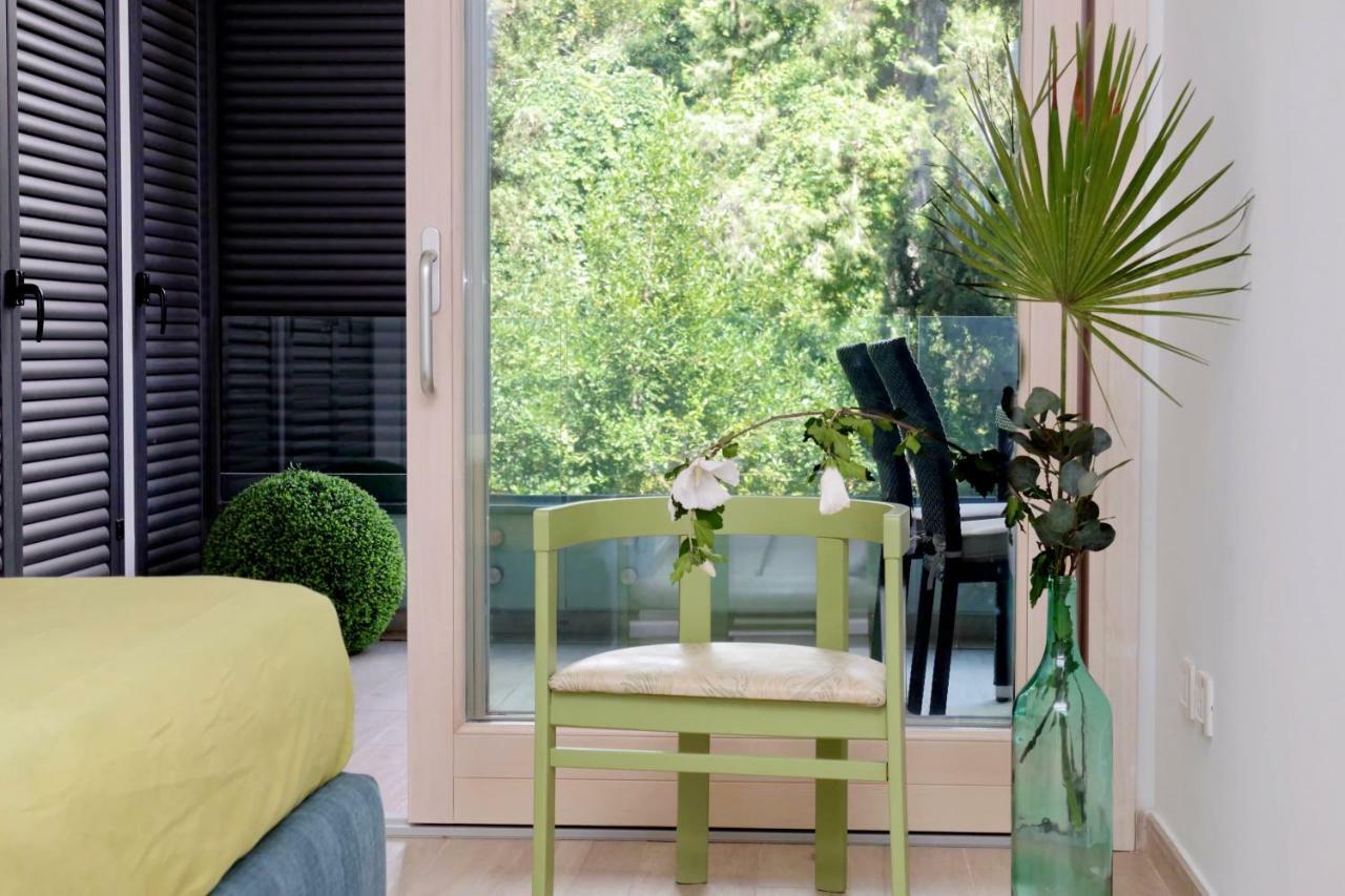 Green Terraced Apartment. 3 Stops From Colosseum Rome Exterior photo