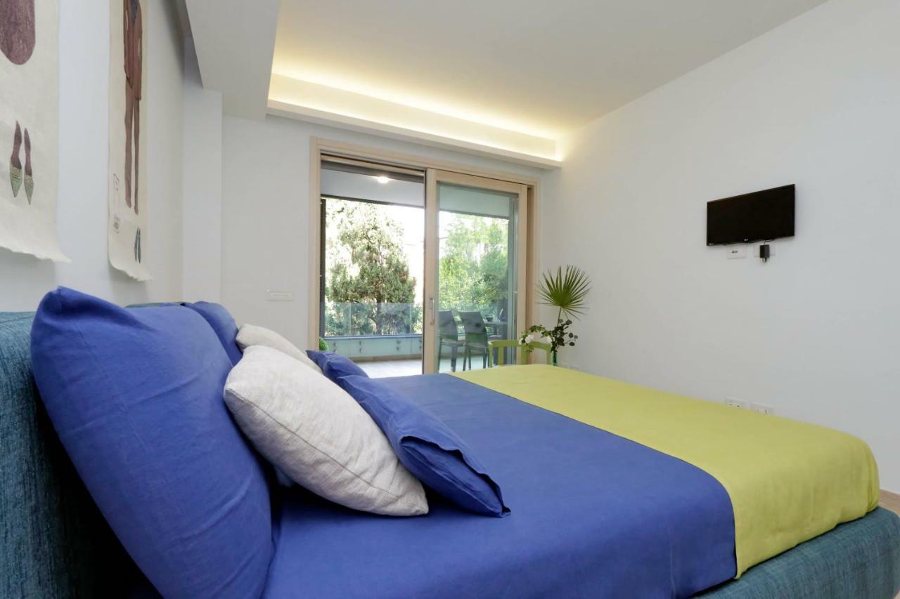 Green Terraced Apartment. 3 Stops From Colosseum Rome Exterior photo